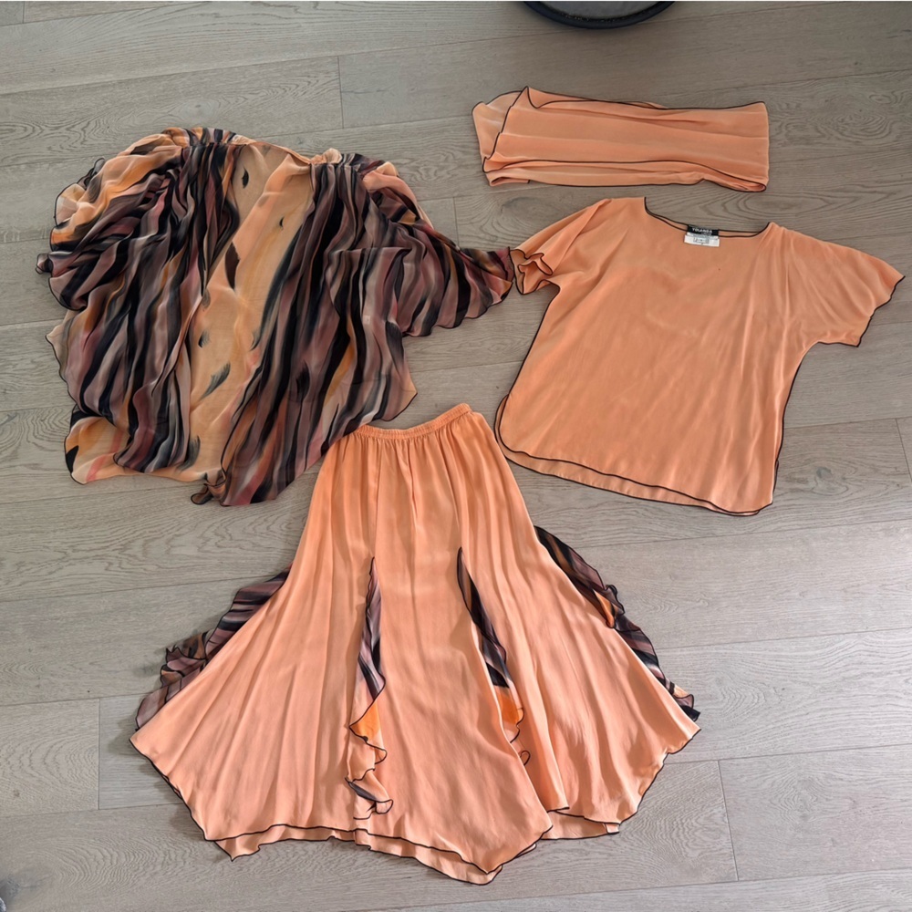 NWT Yolanda Lorente hand painted 100% silk 4 piece set size small - Picture 3 of 16